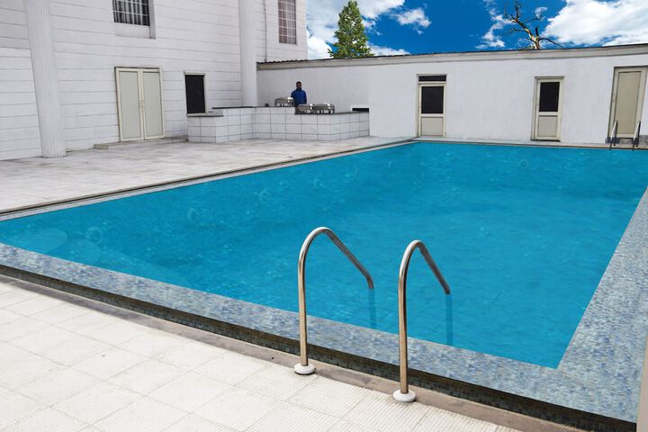 Pool 32 of 41