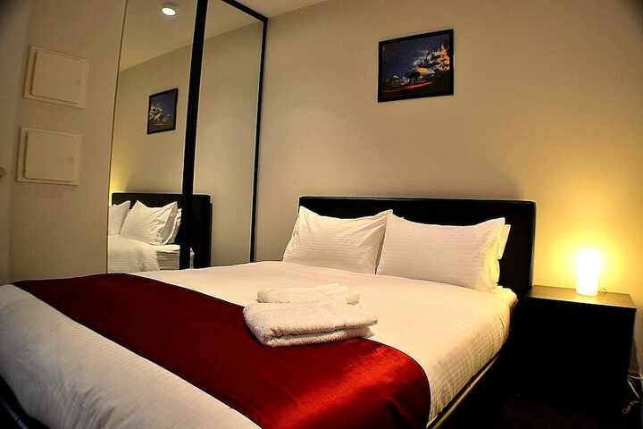 Room 4 of 14