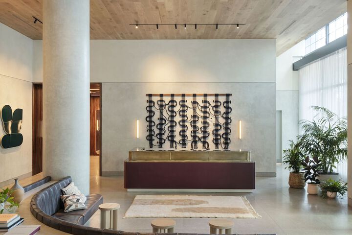 Check-in/check-out kiosk