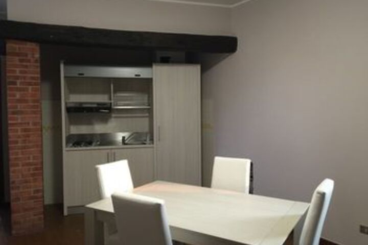 Room 25 of 38