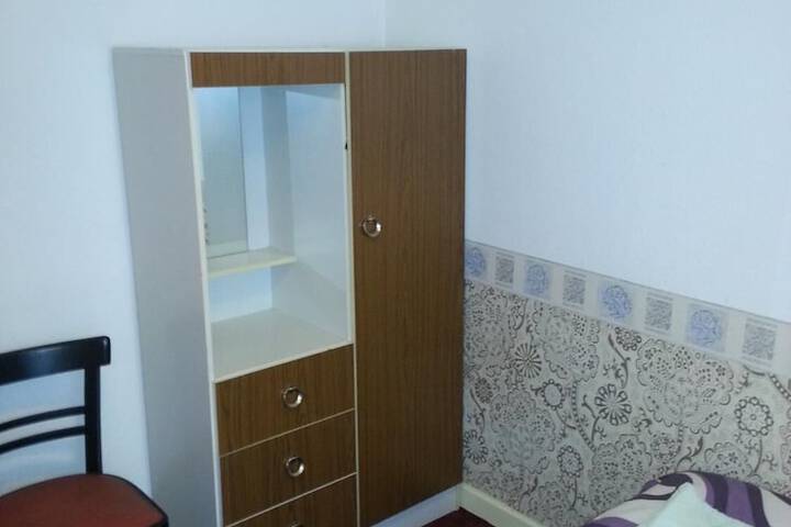 Room 8 of 72