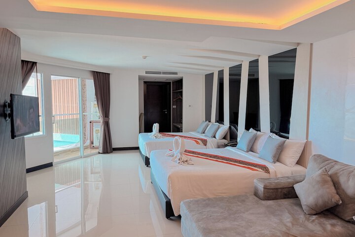 Room 9 of 23