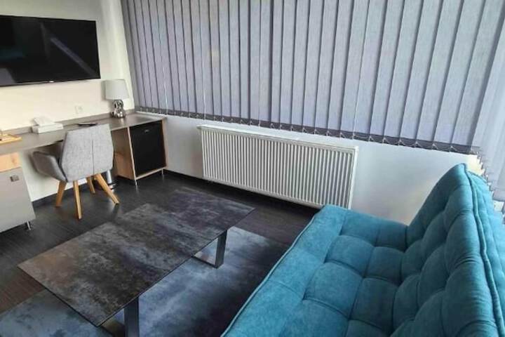 Room 9 of 66