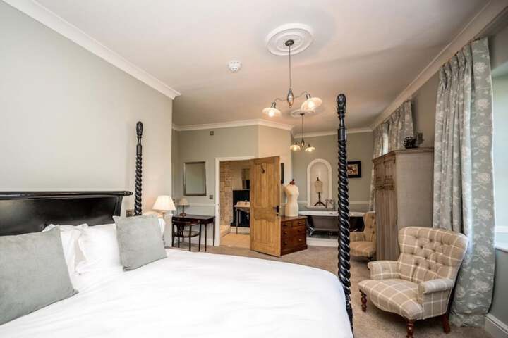 Room 10 of 50