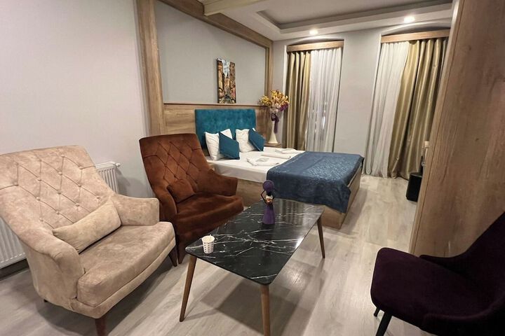 Room 3 of 18