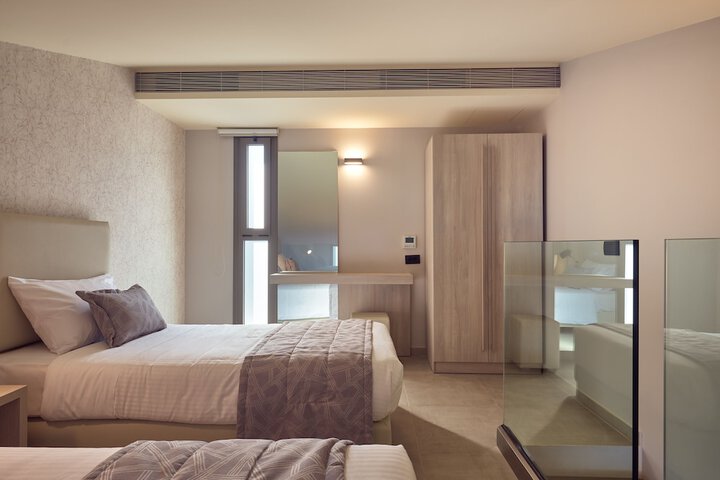 Room 7 of 35