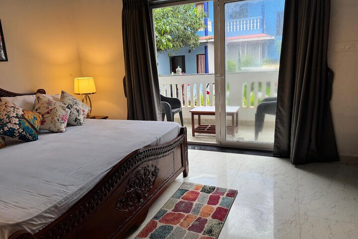 Room 8 of 16