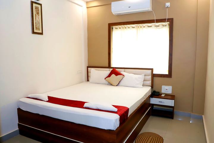 Room 3 of 8