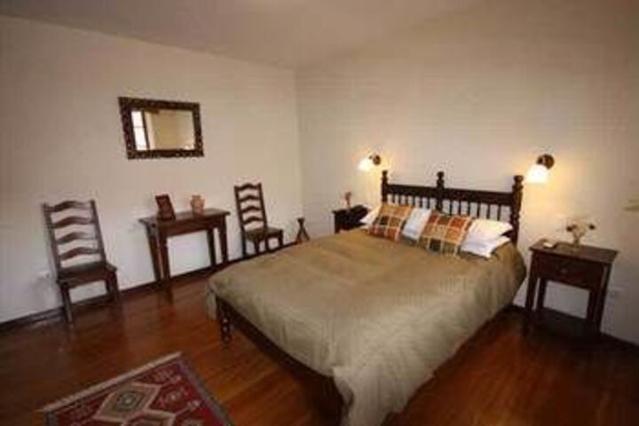 Room 6 of 16