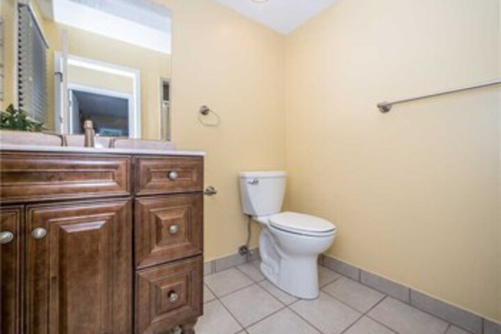Room 6 of 34
