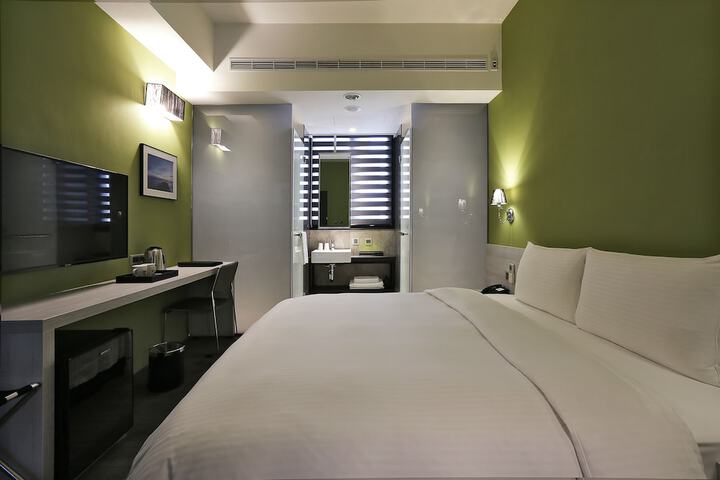 Room 14 of 53