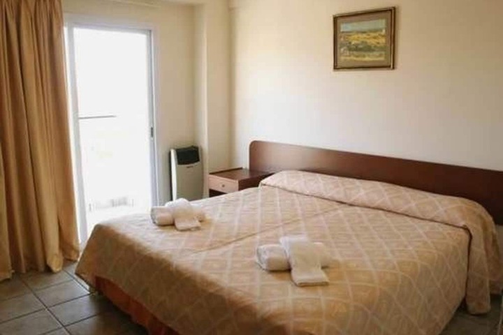 Room 4 of 15