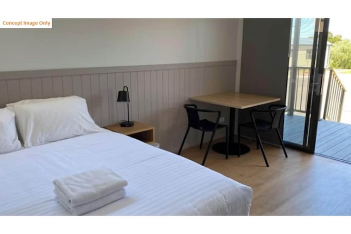 Room 26 of 100