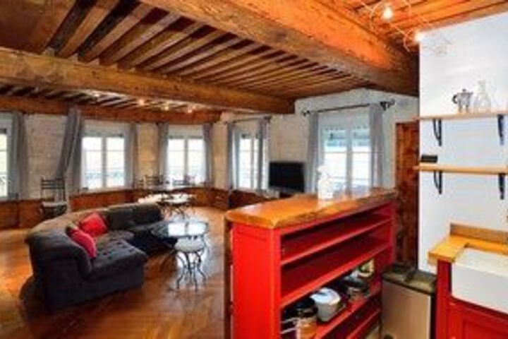 Room 10 of 13