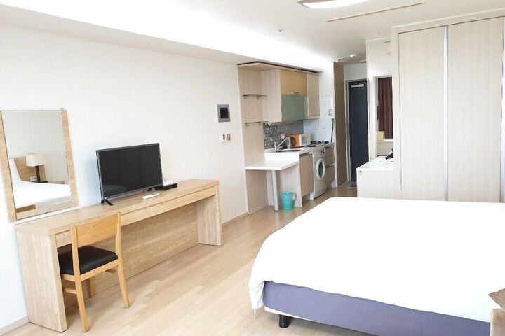 Room 14 of 23