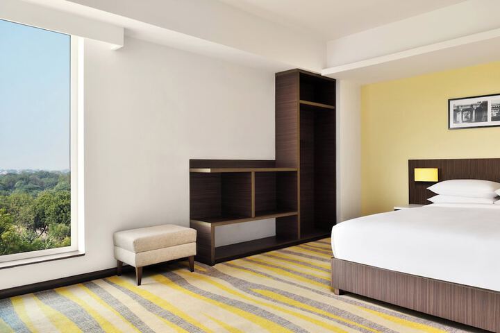 Room 8 of 37