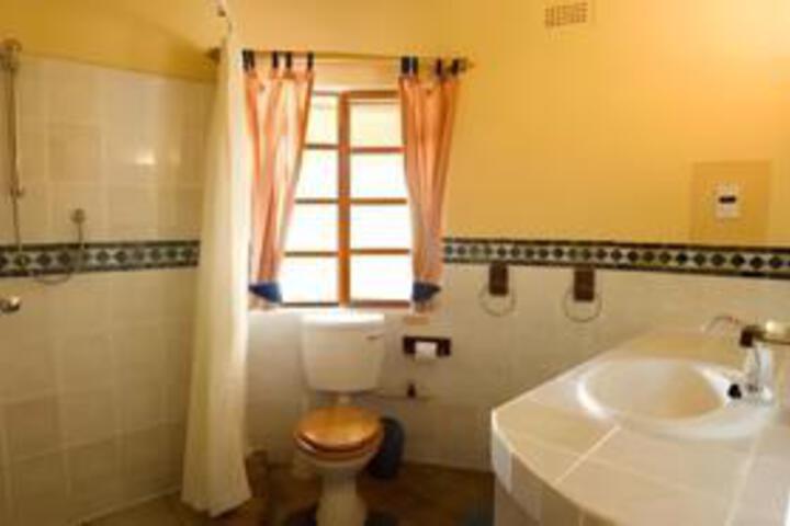Room 2 of 3