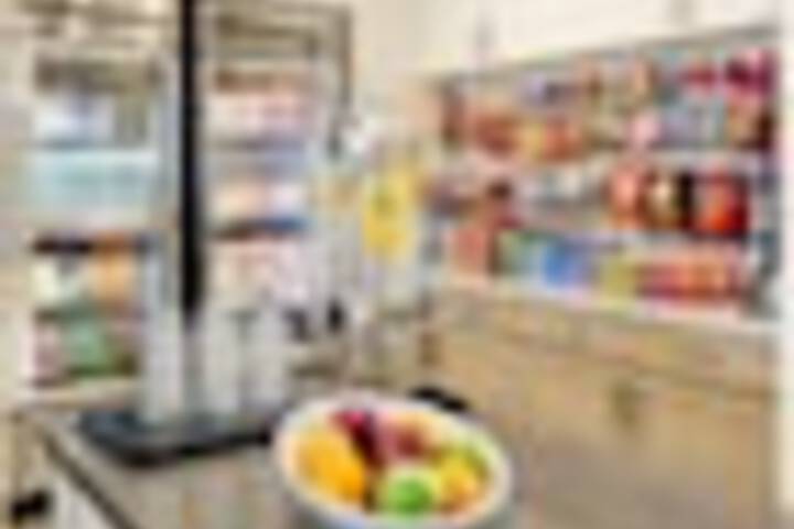 Snack bar