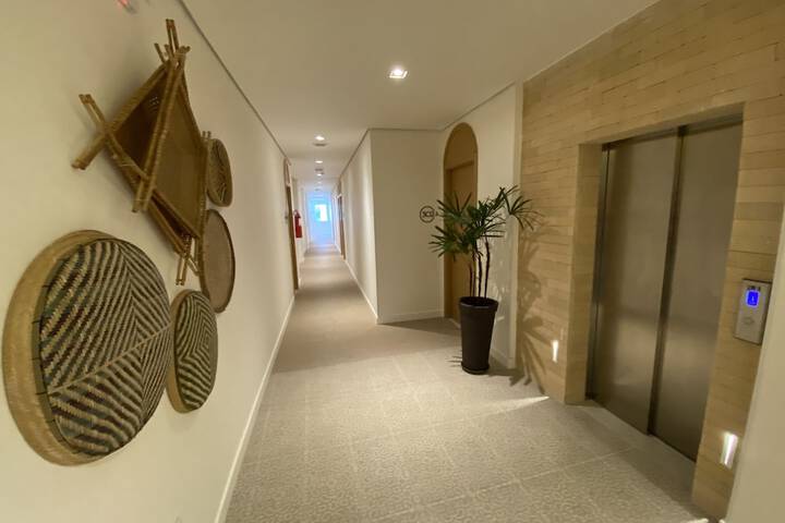 Ballroom/Hall 66 of 77
