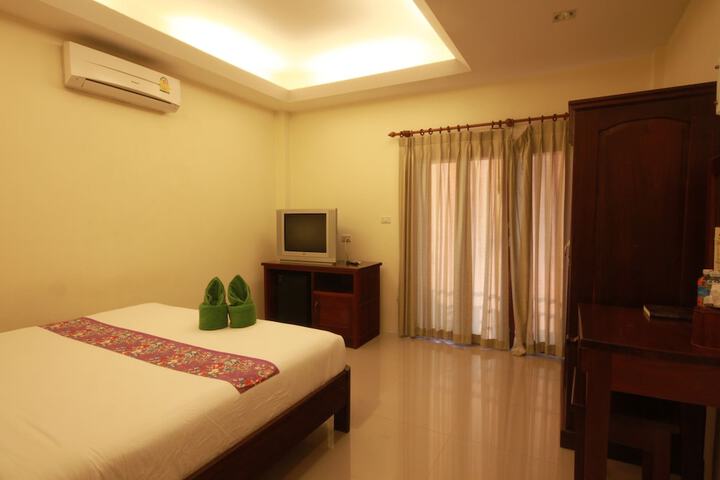 Room 6 of 65