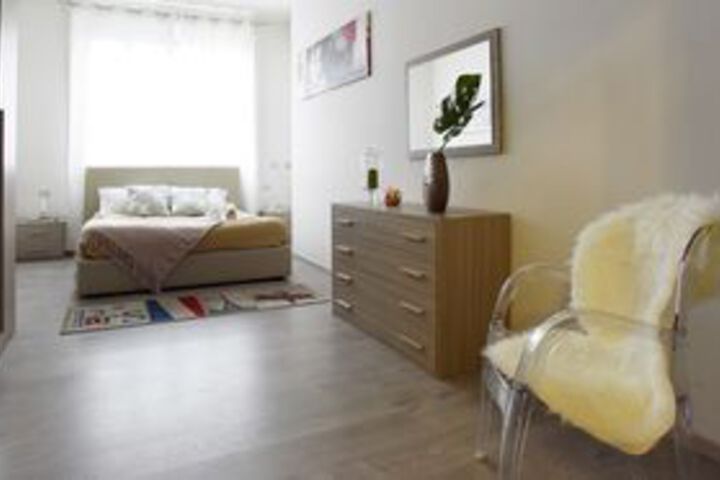 Room 10 of 43