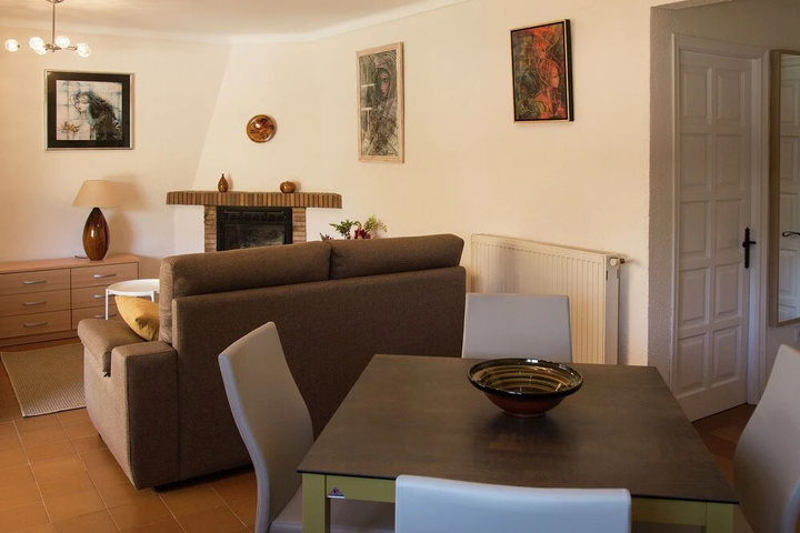 Cozy Holiday Home in Torroella de Montgrí With Swimming Pool