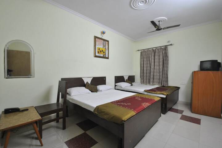 Room 6 of 31