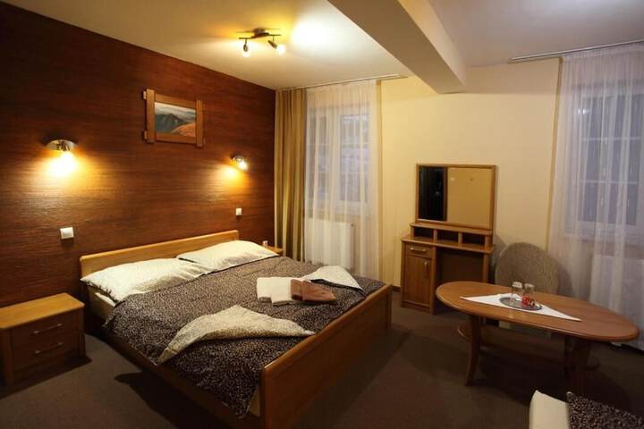 Room 7 of 50