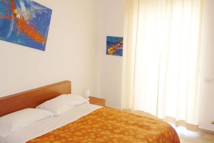 Room 5 of 61