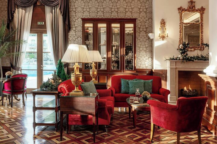 Hotel Lobby