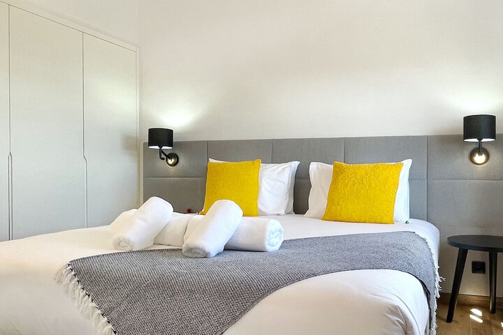 Room 25 of 143
