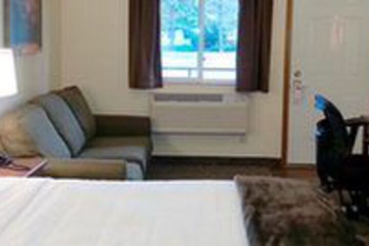 Room 4 of 13