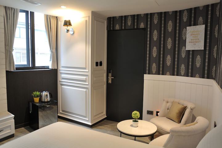 Room 79 of 119