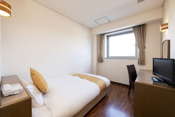 Room 8 of 62