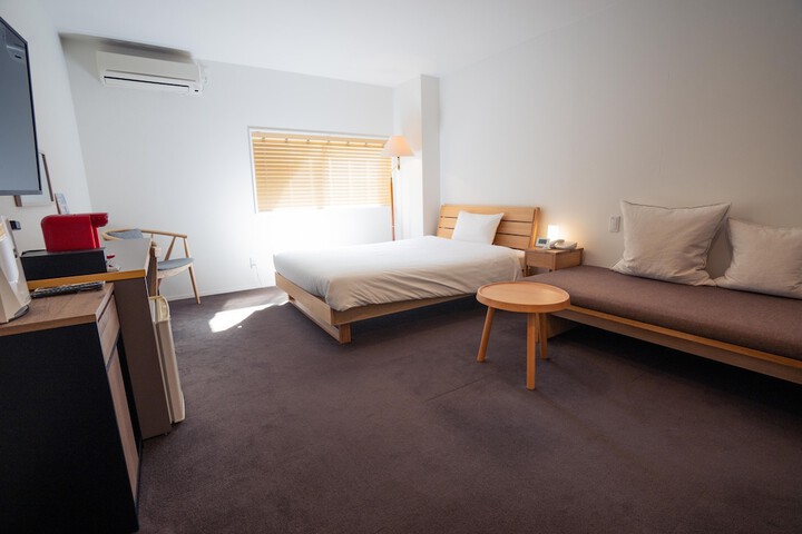 Room 17 of 40