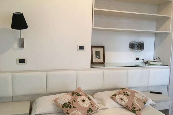 Room 22 of 62