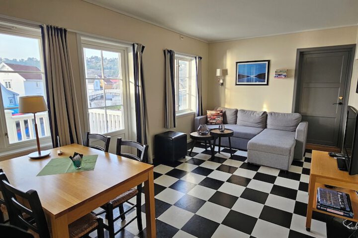 Room 8 of 49