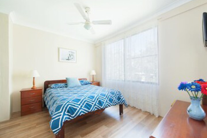 Room 9 of 11