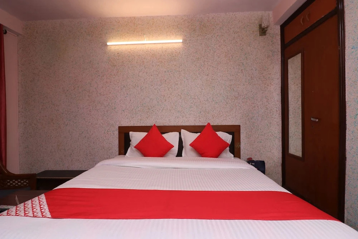 Room 2 of 9