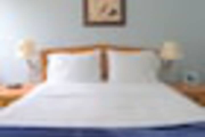 Room 20 of 984