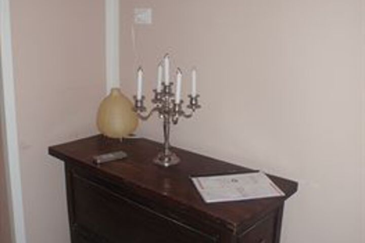 Room 32 of 59