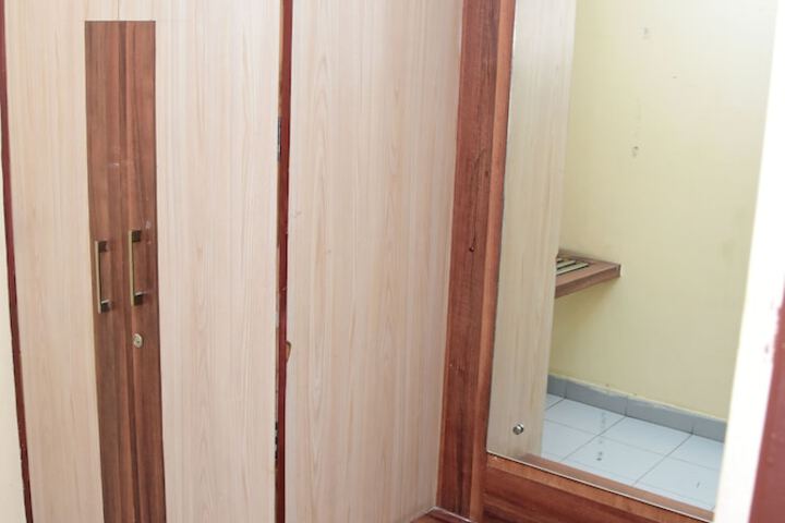 Room 18 of 48