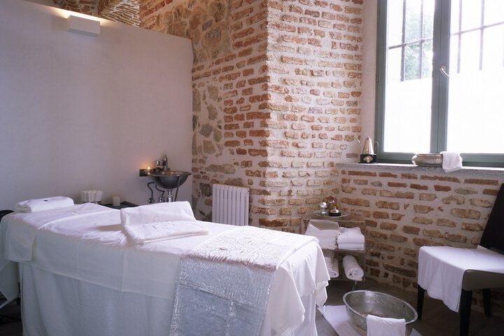 Room 28 of 56