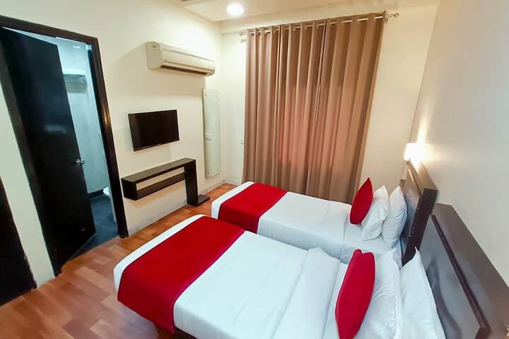 Room 35 of 71
