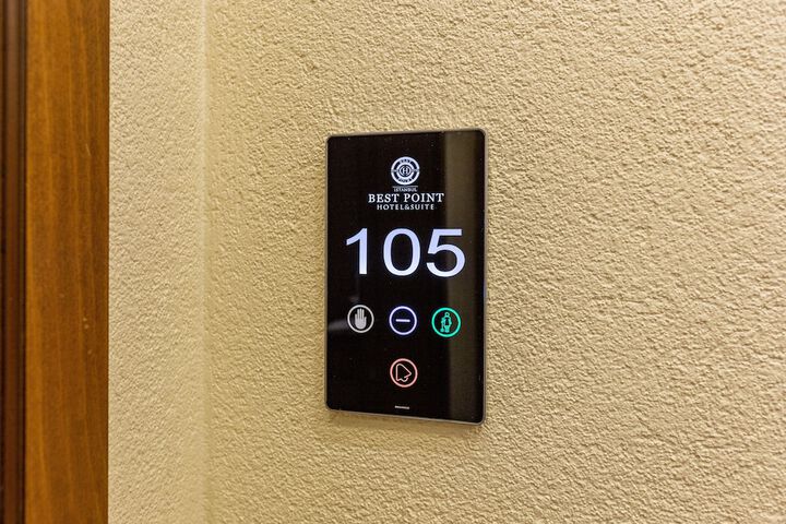 Room 66 of 111