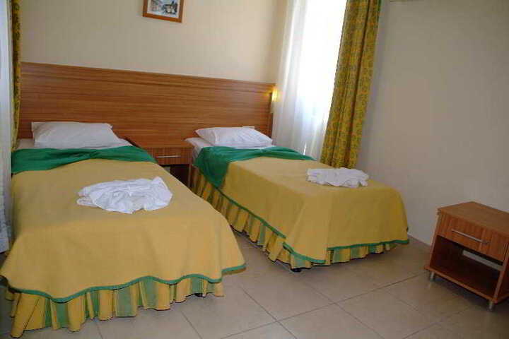Room 7 of 10