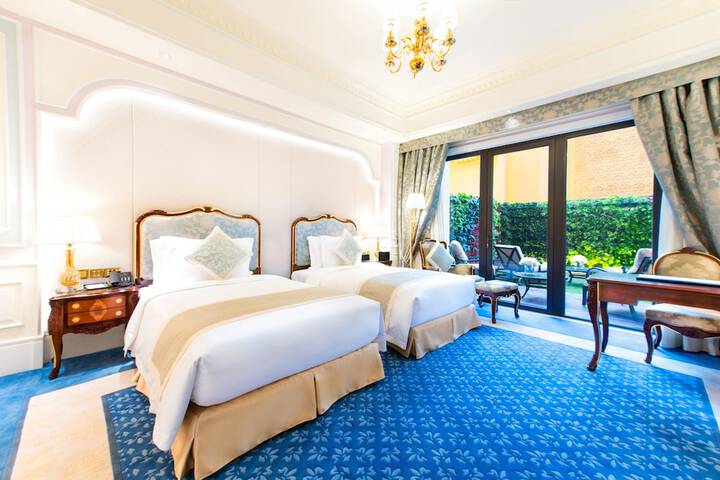 Room 16 of 77