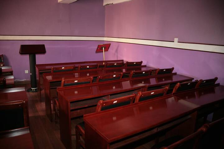 Business Center 22 of 23