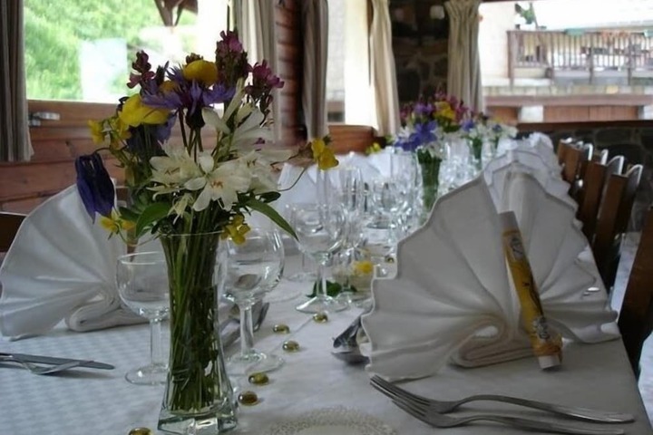 Dining 33 of 59
