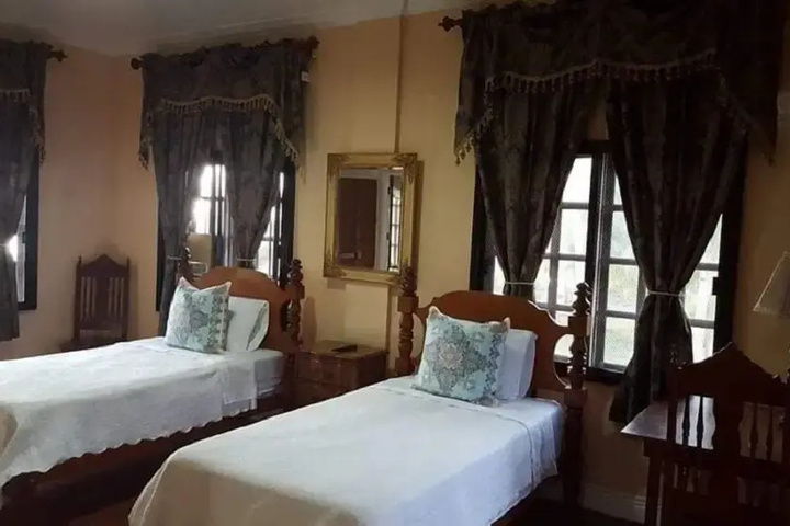Room 7 of 19